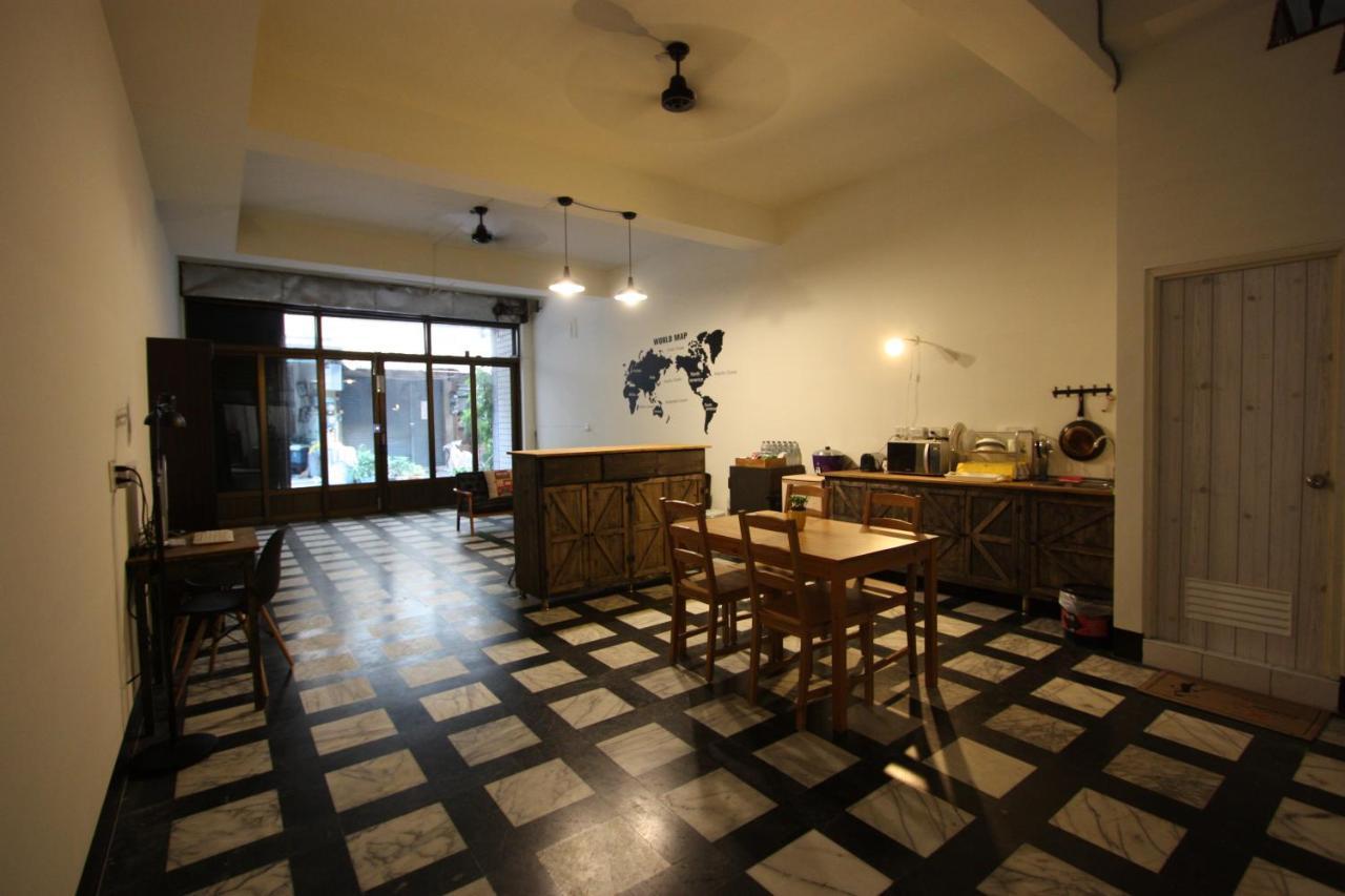 Oc Hostel Tainan Exterior photo