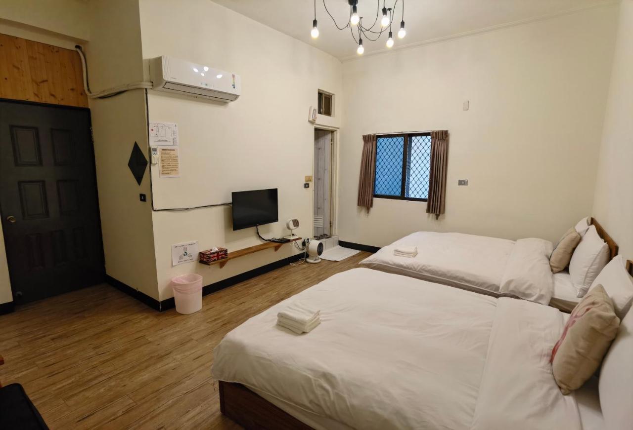 Oc Hostel Tainan Exterior photo